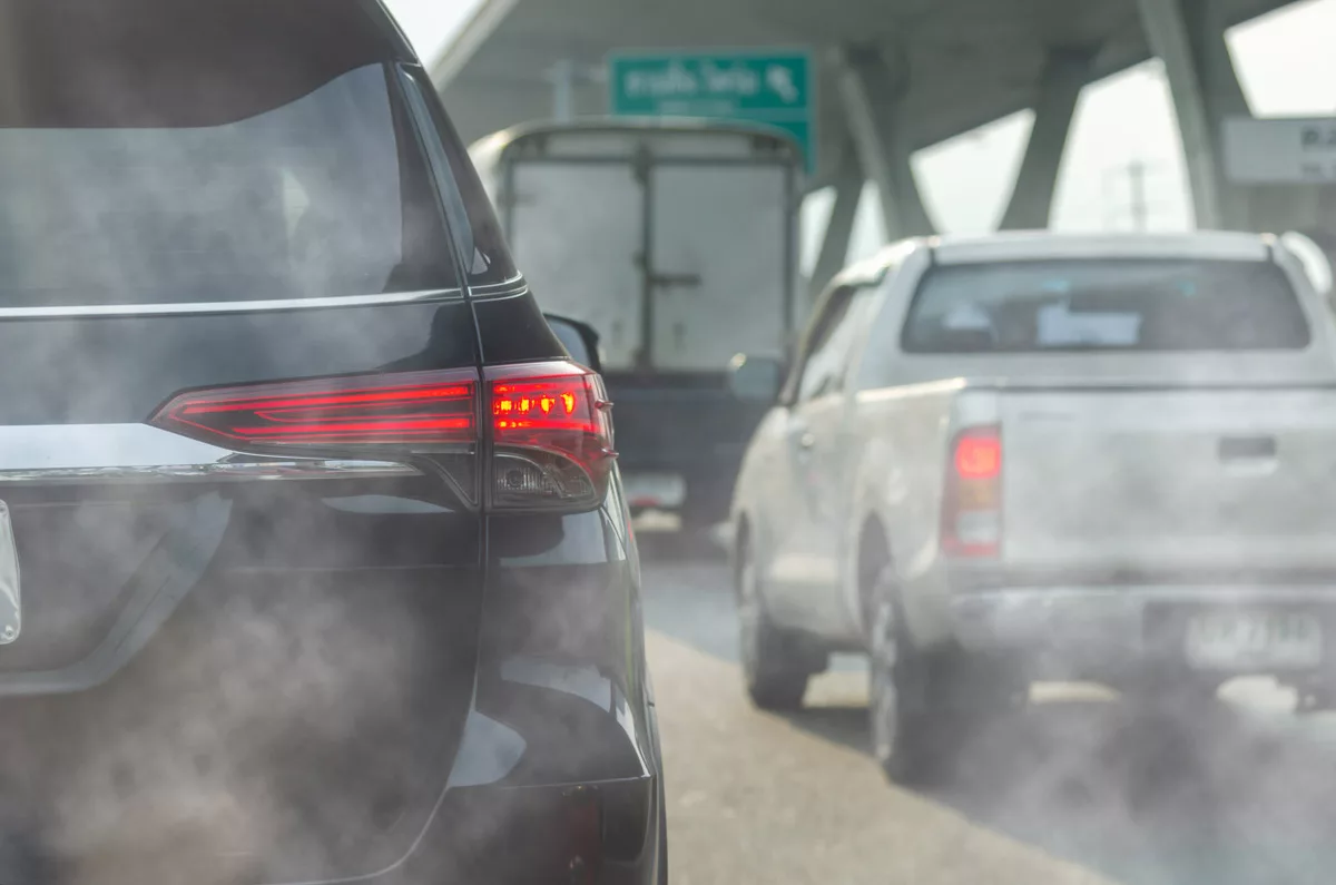 contaminacion-gases-escape-vehiculos-ciudad